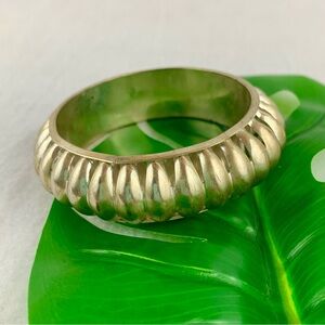 GOLD TONED CHUNKY TEXTURED BRACELET